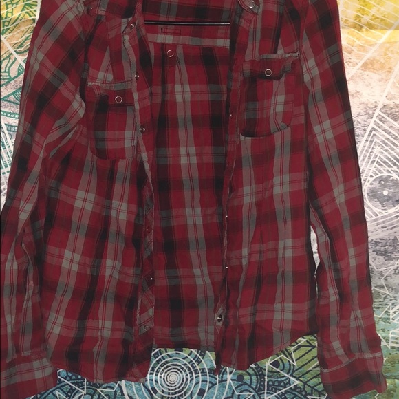 Miley Cyrus red flannel - Picture 3 of 3
